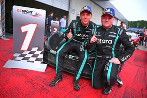 Kell-Macdonald reconnect with victory in a 1-3 day for Greystone GT 